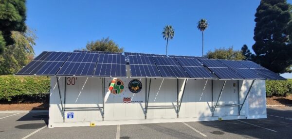 solar-powered refrigeration unit